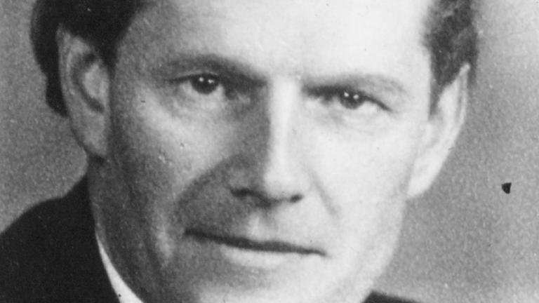 Der Osnabrücker Rechtsanwalt Hans Calmeyer (1903-1972). Er hat mehrere tausend jüdische Menschen vor der Deportation in Vernichtungslager bewahrt. Der Osnabrücker Rechtsanwalt Hans Calmeyer (1903-1972). Er hat mehrere tausend jüdische Menschen vor der Deportation in Vernichtungslager bewahrt.