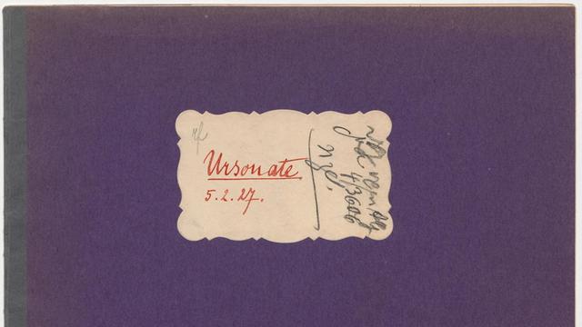 Ein violettes altes Heft mit der handschriftlichen Beschriftung: Ursonate, 5.2.1927