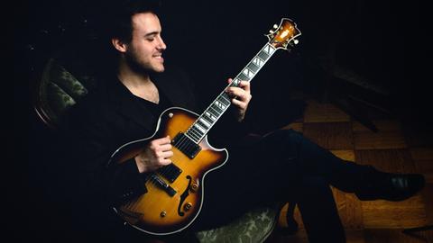 Der Gitarrist Gilad Hekselman