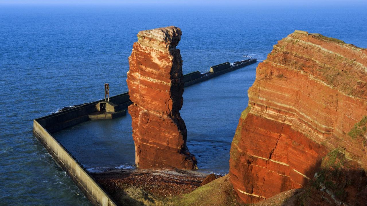 Die sogenannte "Lange Anna" auf der Insel Helgoland Die sogenannte "Lange Anna" auf der Insel Helgoland