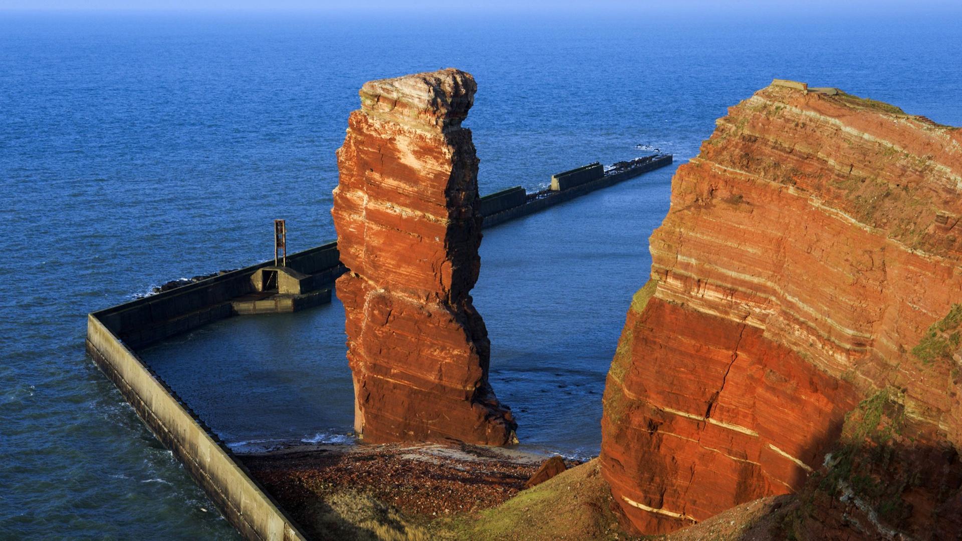 Die sogenannte "Lange Anna" auf der Insel Helgoland Die sogenannte "Lange Anna" auf der Insel Helgoland