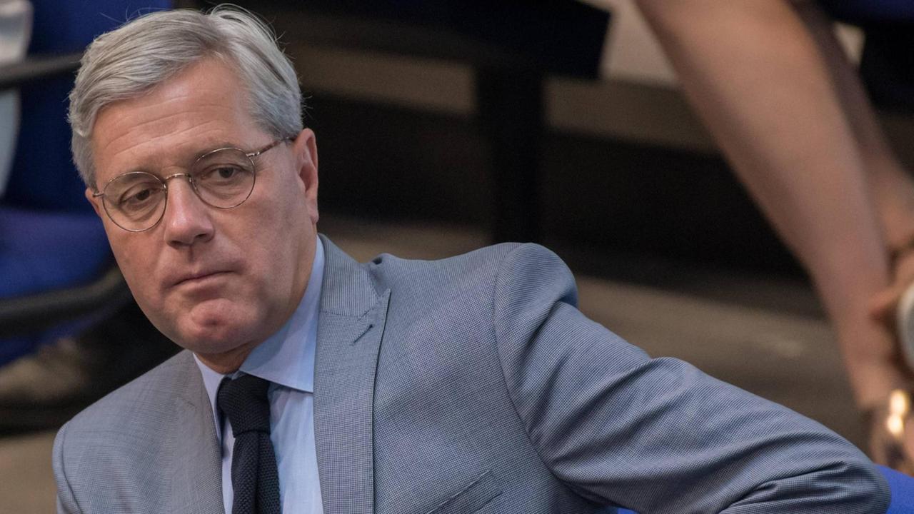 Sitzung des deutschen Bundestags Deutschland, Berlin - 28.06.2019: Im Bild ist Norbert Röttgen (CDU ) im detuschen Bundestag zu sehen. Berlin Bundestag Berlin Deutschland *** Session of the German Bundestag Germany, Berlin 28 06 2019 The picture shows Norbert Röttgen CDU in the German Bundestag Berlin Bundestag Berlin Germany Sitzung des deutschen Bundestags Deutschland, Berlin - 28.06.2019: Im Bild ist Norbert Röttgen (CDU ) im detuschen Bundestag zu sehen. Berlin Bundestag Berlin Deutschland *** Session of the German Bundestag Germany, Berlin 28 06 2019 The picture shows Norbert Röttgen CDU in the German Bundestag Berlin Bundestag Berlin Germany