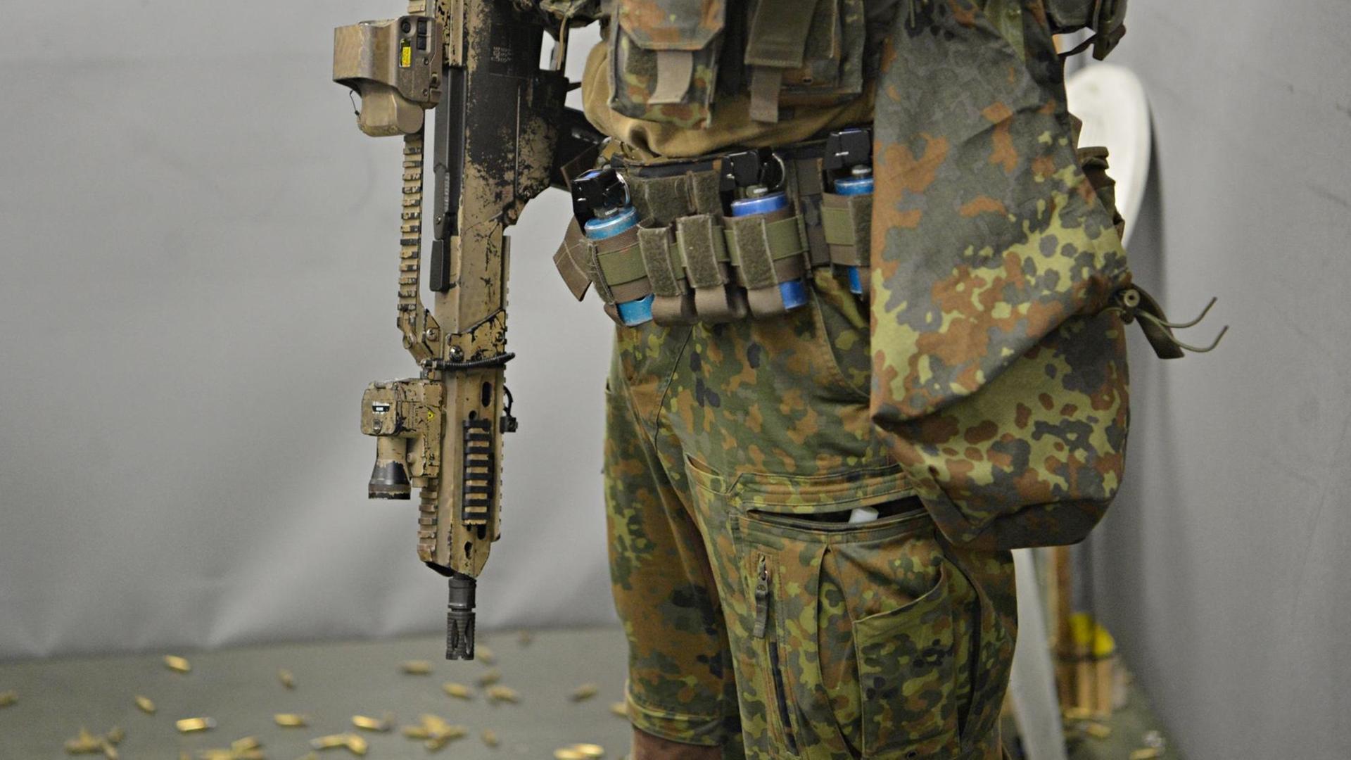 Soldaten trainieren am 23.01.2017 in Calw (Baden-Württemberg) mit einem G36 Gewehr im Schießausbildungszentrum auf dem Kasernengelände des Kommandos Spezialkräfte (KSK) Soldaten trainieren am 23.01.2017 in Calw (Baden-Württemberg) mit einem G36 Gewehr im Schießausbildungszentrum auf dem Kasernengelände des Kommandos Spezialkräfte (KSK)