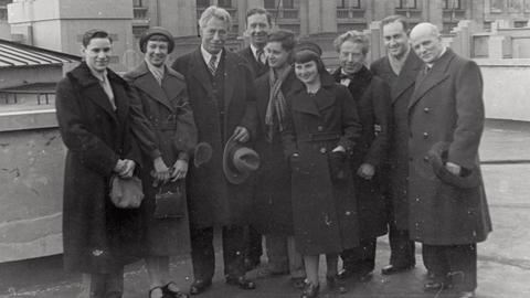 Preisträger und Jury des Ysaÿe-Wettbewerbs 1937: M. Fichtengolz, M. Kozolupova, F. Kreisler, M. Cuvelier, B. Goldstein, E. Gilels, D. Defauw, D. Oistrach und ein Unbekannter