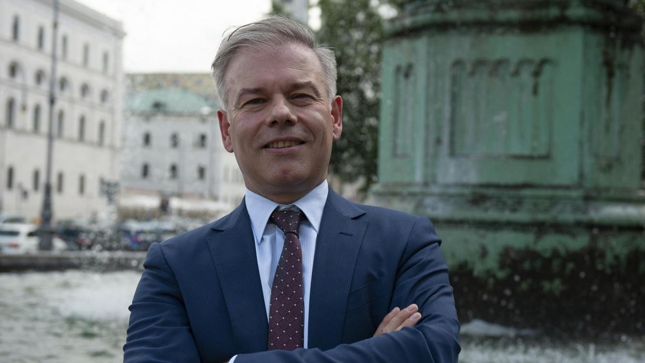 Prof. Dr. Christof Breitsameter Prof. Dr. Christof Breitsameter