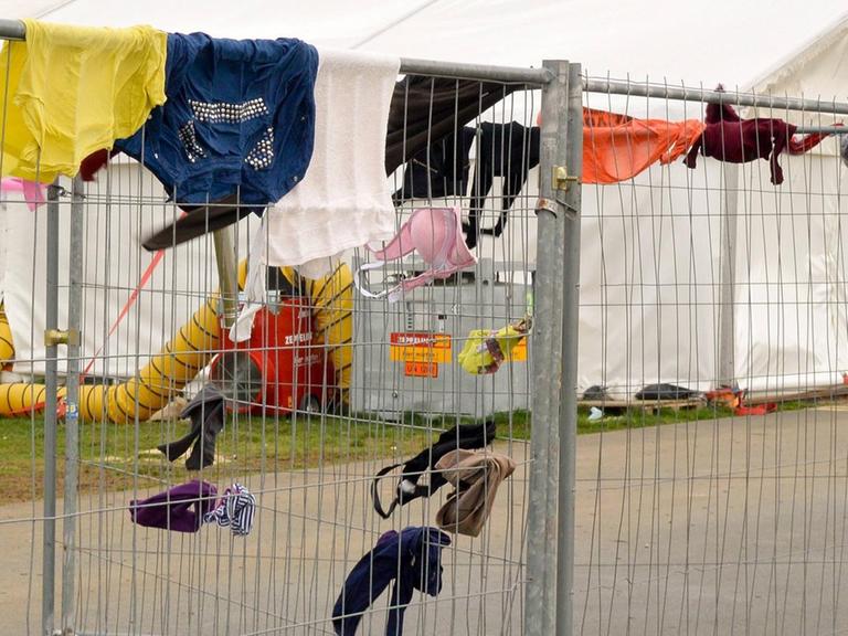 Der Zaun eines Flüchtlingslagers in Kassel, 5. April 2020.