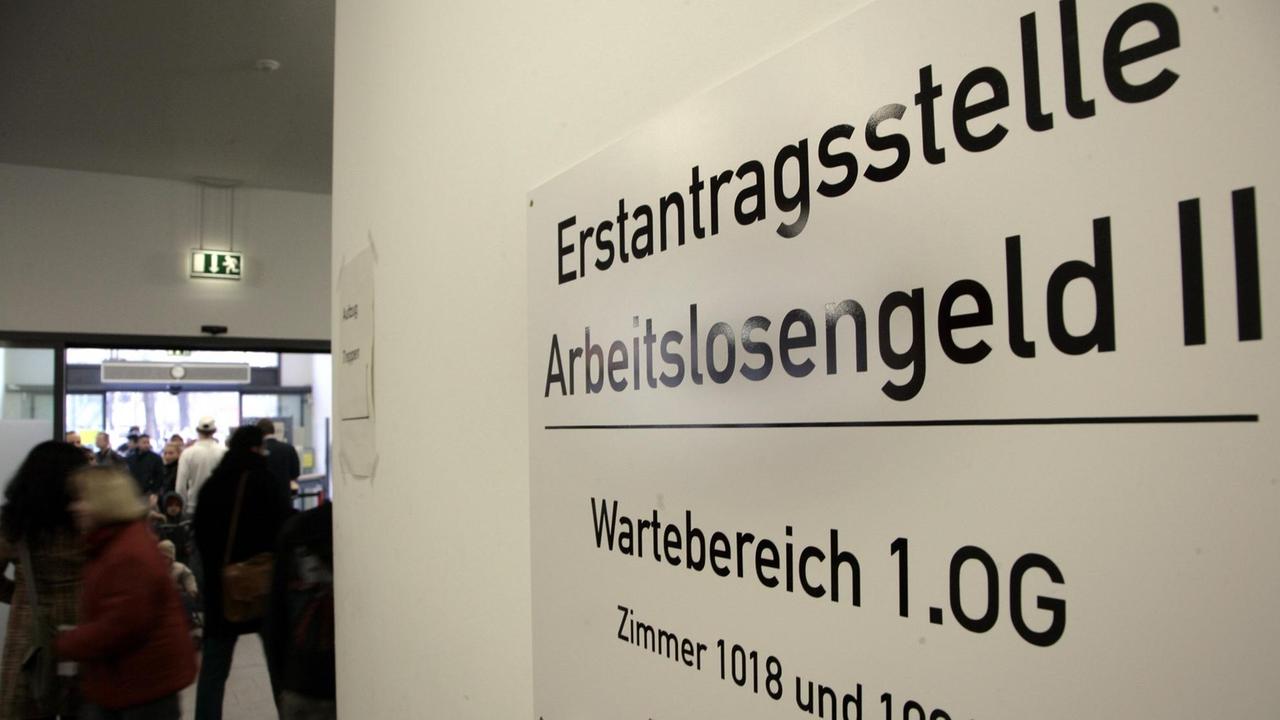 Blick in den Wartebereich des Jobcenters Berlin-Mitte Blick in den Wartebereich des Jobcenters Berlin-Mitte