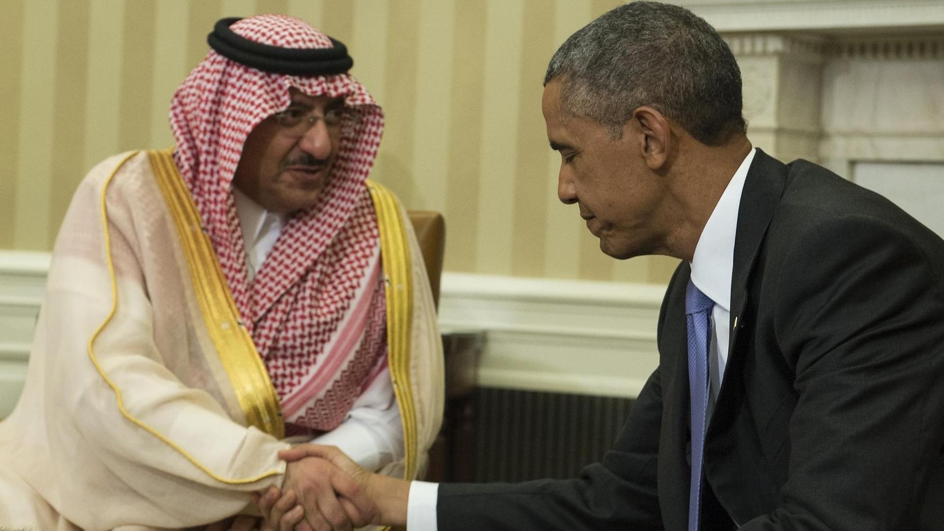 US-Präsident Barack Obama beim Empfang des saudischen Kronprinzen Mohammed Bin Nayef im Weißen Haus. US-Präsident Barack Obama beim Empfang des saudischen Kronprinzen Mohammed Bin Nayef im Weißen Haus.