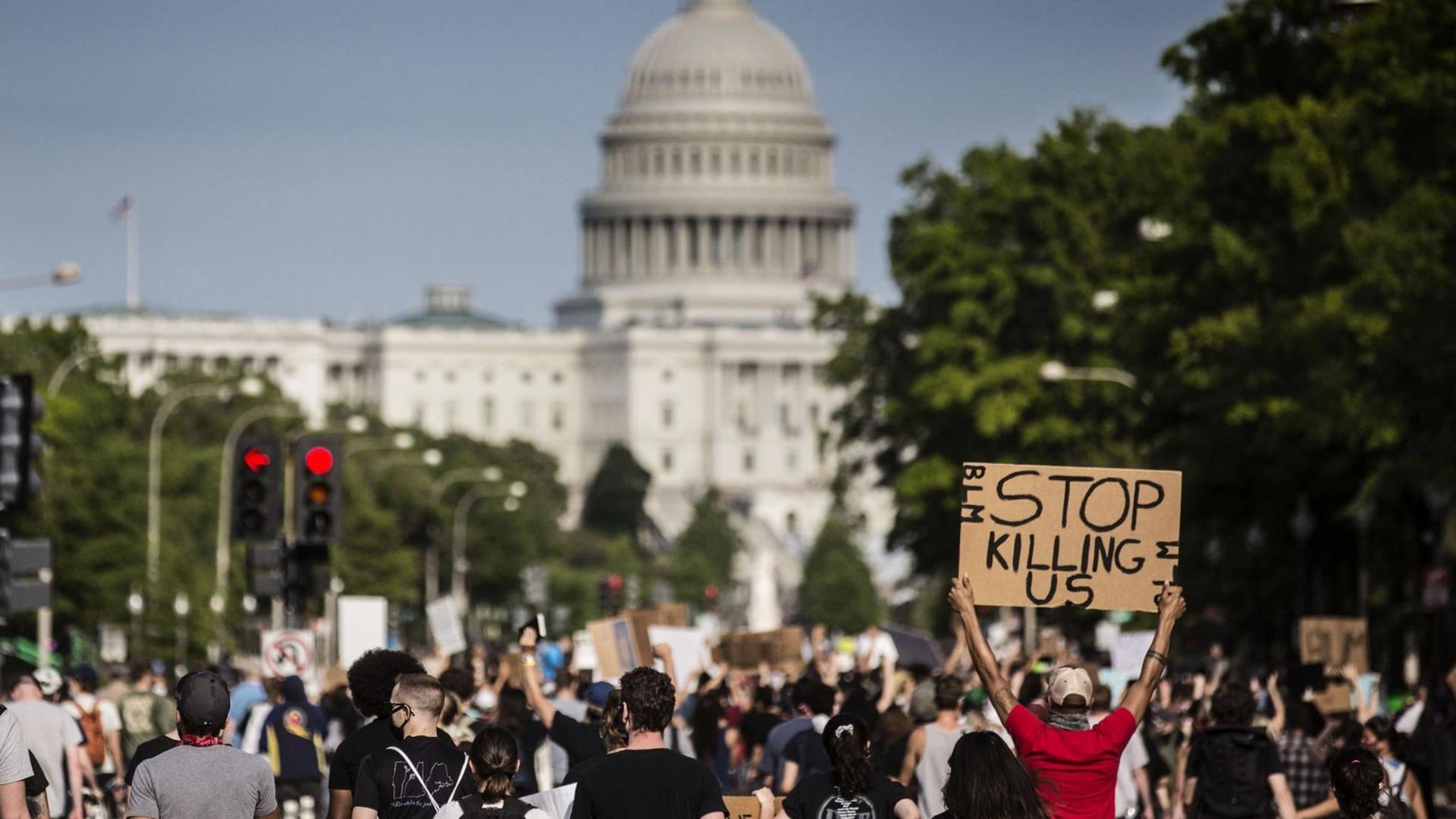 Proteste gegen Polizeigewalt und Rassismus nach dem Tod von Georg Floyd in Washington am 2. Juni 2020. Proteste gegen Polizeigewalt und Rassismus nach dem Tod von Georg Floyd in Washington am 2. Juni 2020.