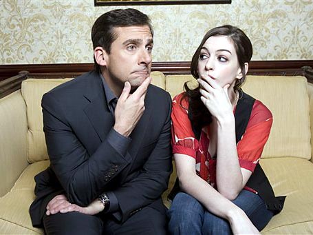 Due Schauspieler Steve Carell und Anne Hathaway spielen die Hauptrollen in "Get Smart". Due Schauspieler Steve Carell und Anne Hathaway spielen die Hauptrollen in "Get Smart".