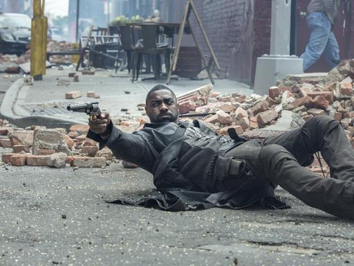 Der Revolvermann (Idris Elba) räumt auf - auf der Suche nach dem dunklen Turm
