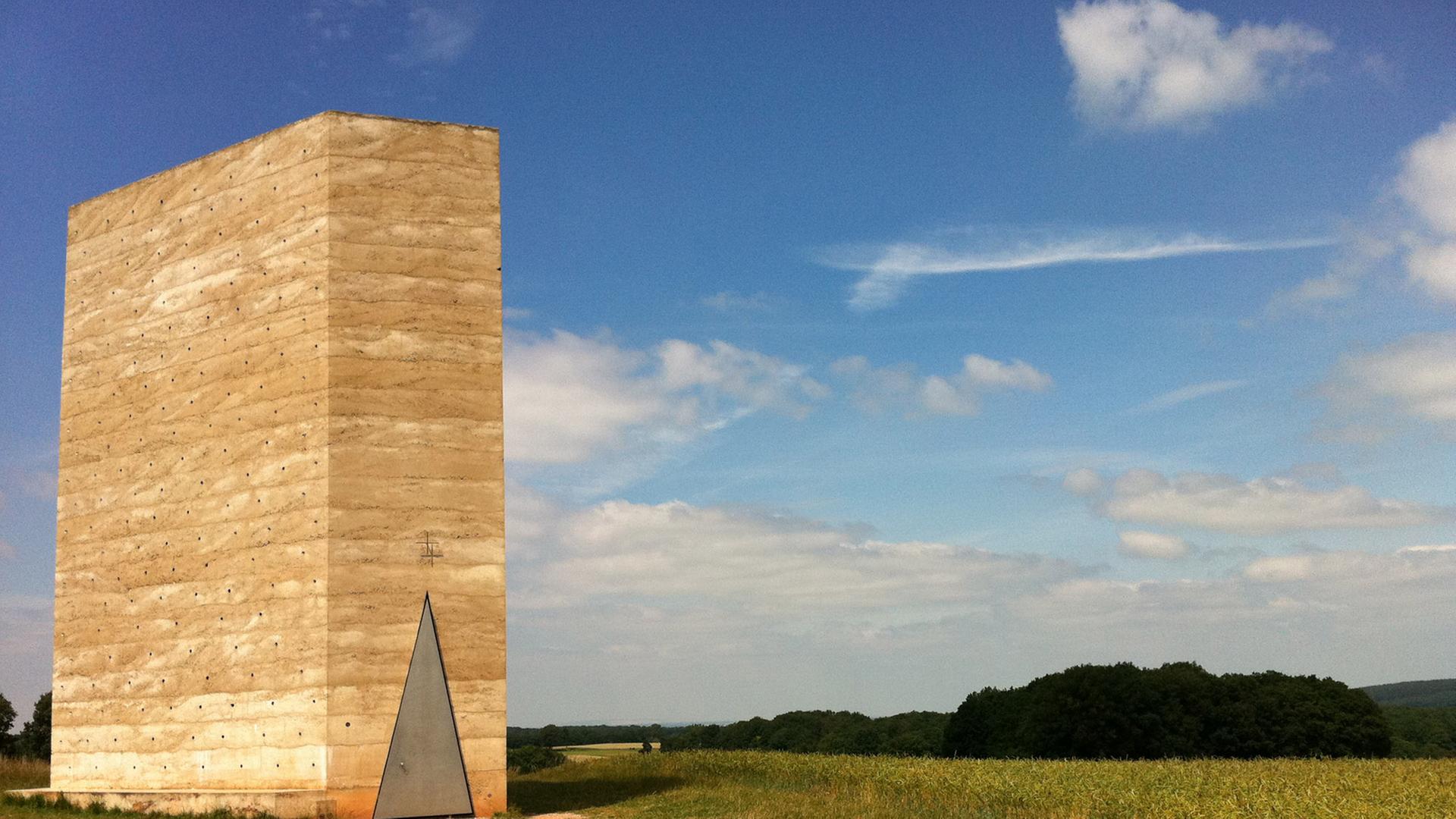 Die Bruder-Klaus-Kapelle in der Eifel von Peter Zumthor. Die Bruder-Klaus-Kapelle in der Eifel von Peter Zumthor.
