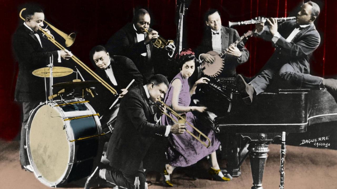 Lillian Harding Armstrong mit der 'Creole Jazz Band': Louis Armstrong, Baby Dodds, Honore Dutry, King Oliver, Bill Johnson, Johny Dodds, Chicago, ca. 1923. Lillian Harding Armstrong mit der 'Creole Jazz Band': Louis Armstrong, Baby Dodds, Honore Dutry, King Oliver, Bill Johnson, Johny Dodds, Chicago, ca. 1923.
