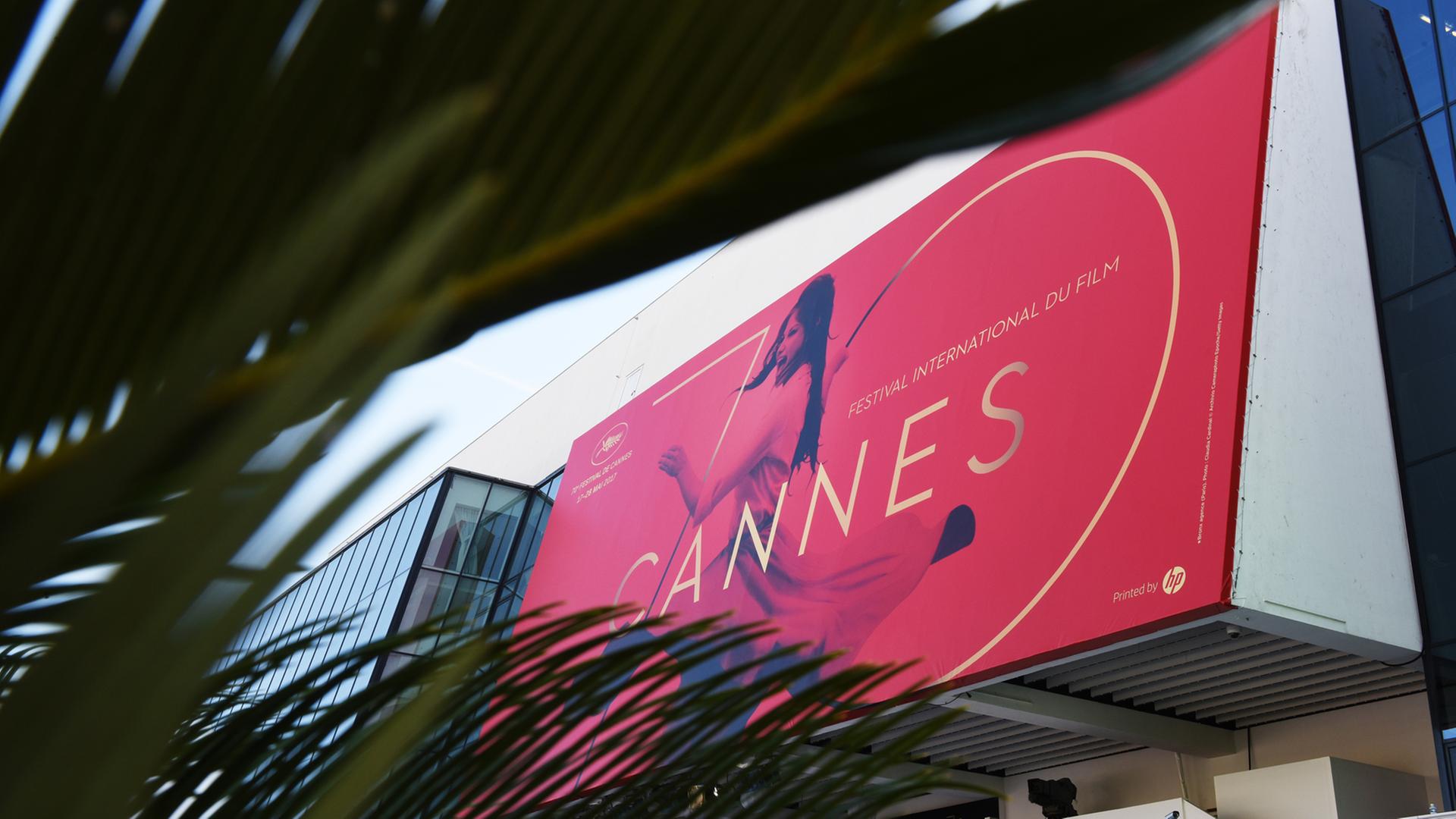 Der Festivalpalast beim 70. Filmfestival in Cannes. Der Festivalpalast beim 70. Filmfestival in Cannes.