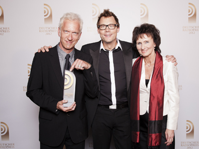 Monika Künzel und Tom Noga mit Laudator Christoph Sieber (m.) beim Deutschen Radiopreis 2012 Monika Künzel und Tom Noga mit Laudator Christoph Sieber (m.) beim Deutschen Radiopreis 2012