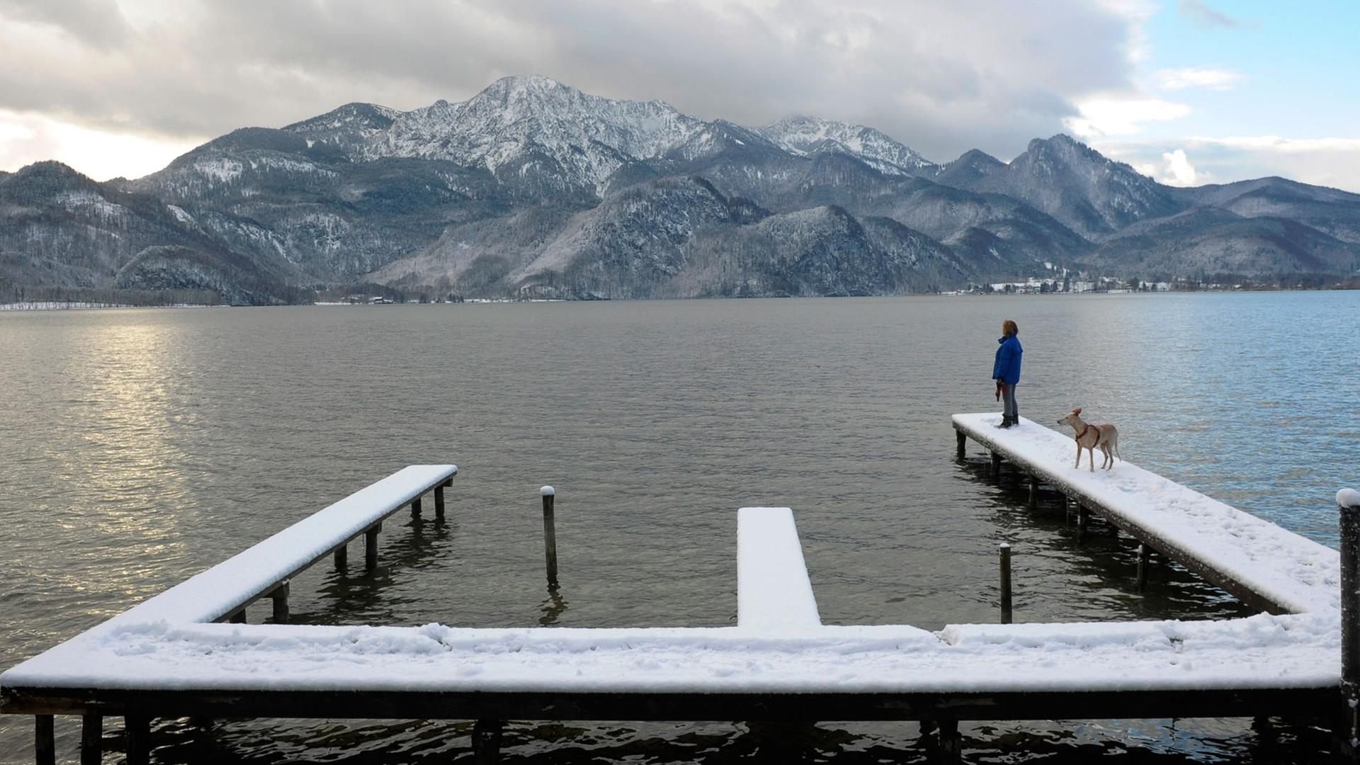 Der bayerische Kochelsee liegt im sogenannten Blauen Land. Der bayerische Kochelsee liegt im sogenannten Blauen Land.