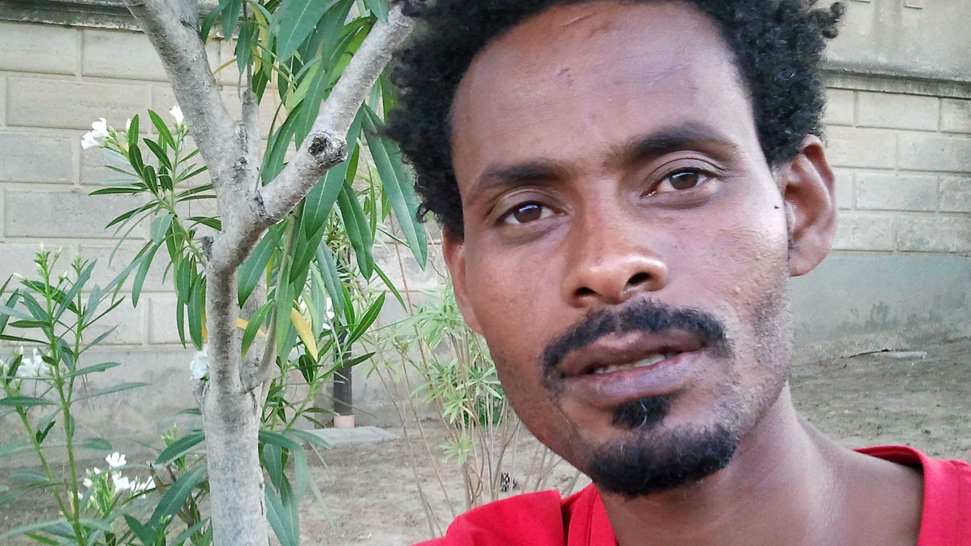Von Eritrea nach Europa: Saymon hat eine Odyssee hinter sich. Von Eritrea nach Europa: Saymon hat eine Odyssee hinter sich.
