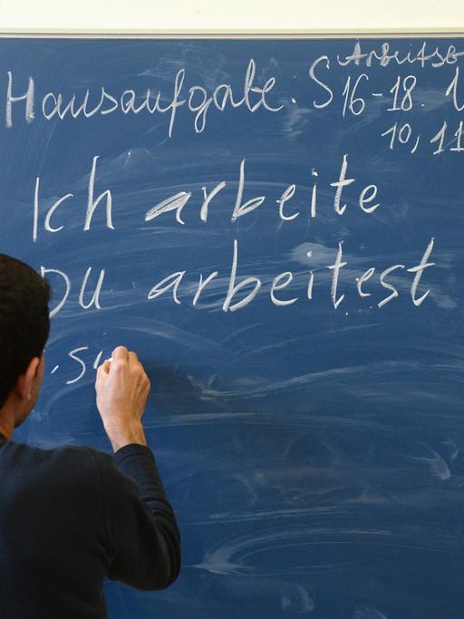 Deutschkurse für Migranten stehen an vielen Orten auch Flüchtlingen offen