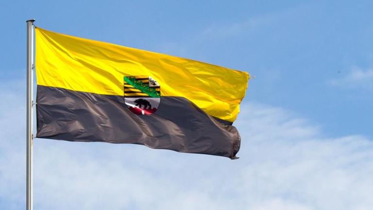 Die Landesdienstflagge Sachsen-Anhalts Die Landesdienstflagge Sachsen-Anhalts