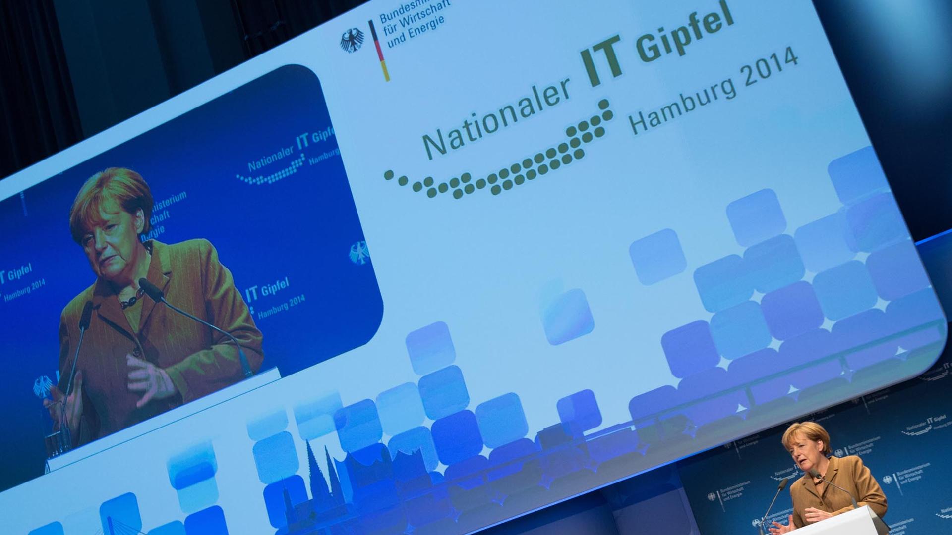Bundeskanzlerin Angela Merkel (CDU) spricht am 21.10.2014 in Hamburg in der Handelskammer beim nationalen IT-Gipfel. Der Nationale IT-Gipfel ist eine Plattform für die Zusammenarbeit von Politik, Wirtschaft und Wissenschaft zur Stärkung des IT-Standortes Deutschland. Bundeskanzlerin Angela Merkel (CDU) spricht am 21.10.2014 in Hamburg in der Handelskammer beim nationalen IT-Gipfel. Der Nationale IT-Gipfel ist eine Plattform für die Zusammenarbeit von Politik, Wirtschaft und Wissenschaft zur Stärkung des IT-Standortes Deutschland.
