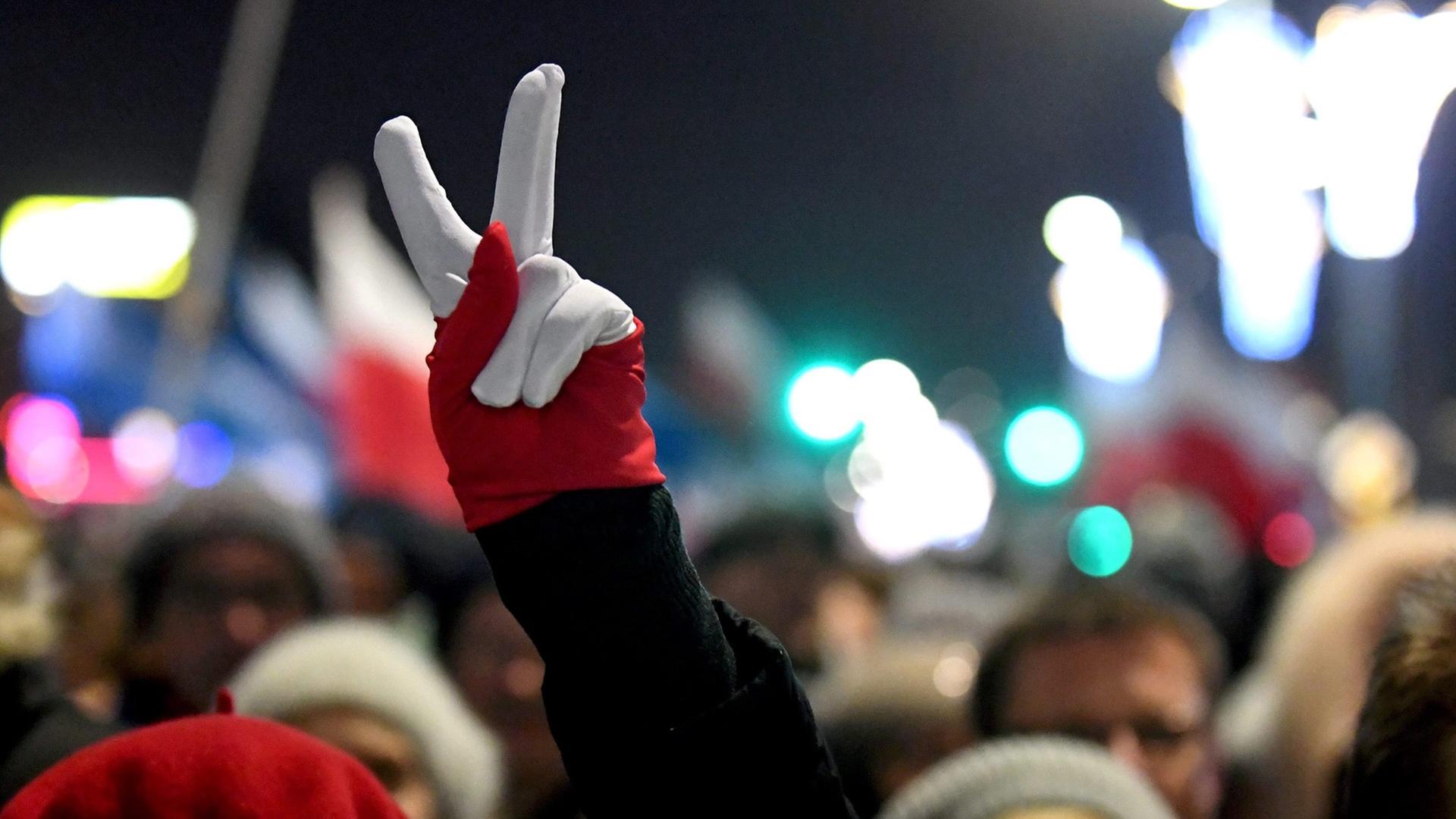 Proteste gegen die Politik der rechtskonservativen polnische Regierung in Warschau Proteste gegen die Politik der rechtskonservativen polnische Regierung in Warschau