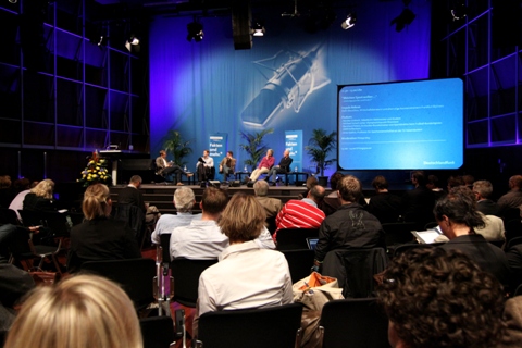 Teilnehmer der 3. Deutschlandfunksportkonferenz im Kammermusiksaal des Kölner Funkhauses