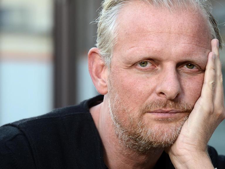 Porträt von Thomas Ostermeier, Künstlerischer Leiter und Regisseur an der Schaubühne Berlin.