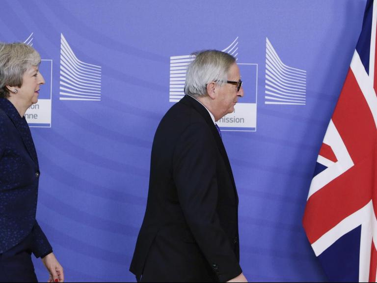 Die britische Premierministerin Theresa May und EU-Kommissionspräsident Jean-Claude Juncker in Brüssel