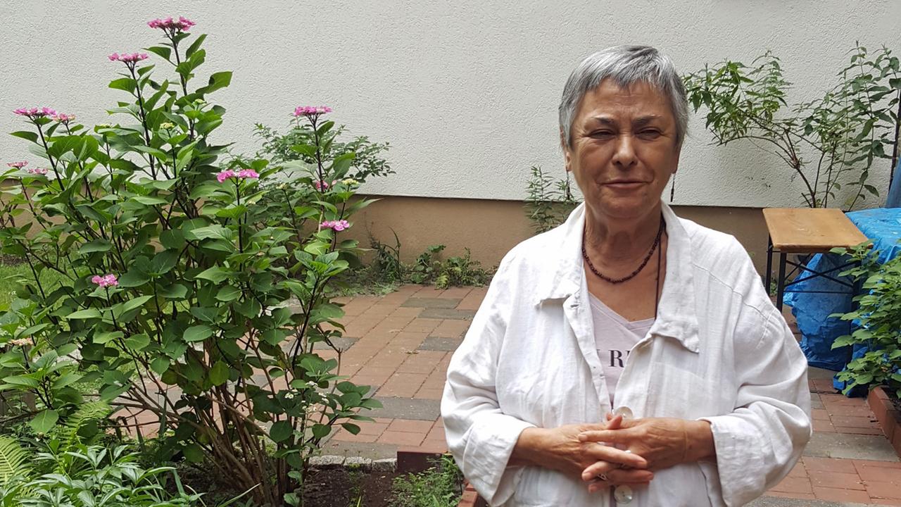 Filiz Teschkün kam 1964 nach Deutschland, vor 32 Jahren organisierte sie erstmals ein Treffen türkischer Frauen. Filiz Teschkün kam 1964 nach Deutschland, vor 32 Jahren organisierte sie erstmals ein Treffen türkischer Frauen.