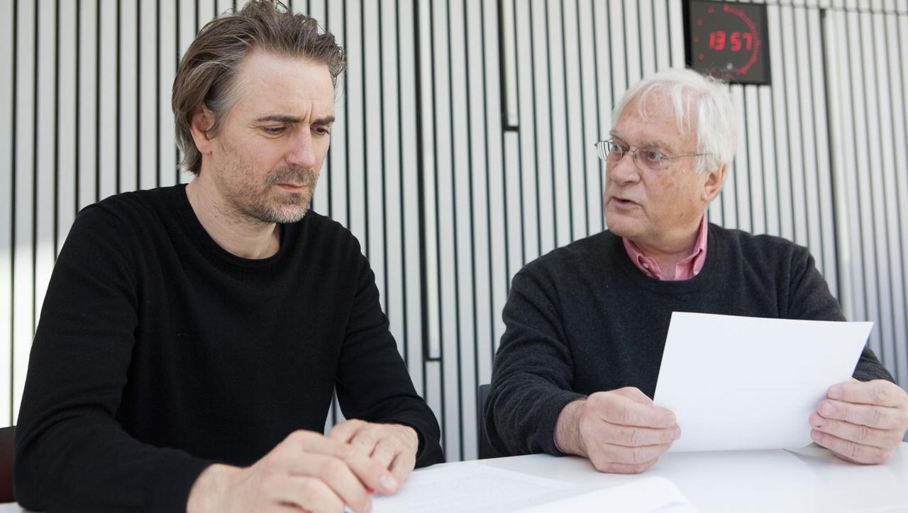Hörspiel: "KRUSO", Produktion Deutschlandradio Kultur/MDR 2015Abgebildet: Jens Harzer, Ulrich Gerhardt (v.lks.). Hörspiel: "KRUSO", Produktion Deutschlandradio Kultur/MDR 2015Abgebildet: Jens Harzer, Ulrich Gerhardt (v.lks.).