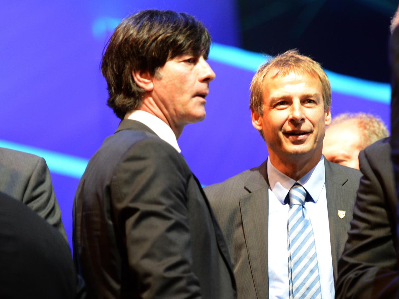 Joachim Löw und Jürgen Klinsmann bei der WM-Gruppenauslosung. Joachim Löw und Jürgen Klinsmann bei der WM-Gruppenauslosung.