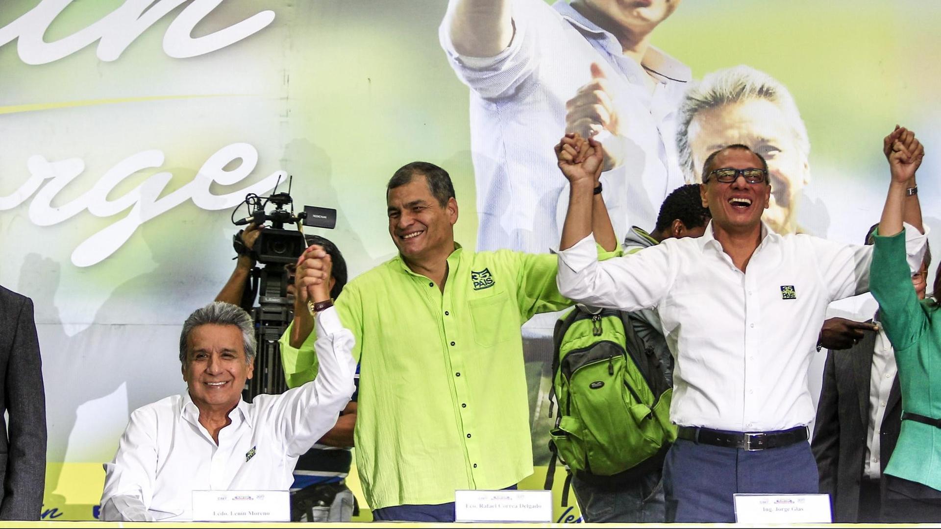 Ecuadors Präsident Rafael Correa (m.) mit Lenin Moreno (l.) und Jorge Glas (R) am 16. November 2016.| Ecuadors Präsident Rafael Correa (m.) mit Lenin Moreno (l.) und Jorge Glas (R) am 16. November 2016.|