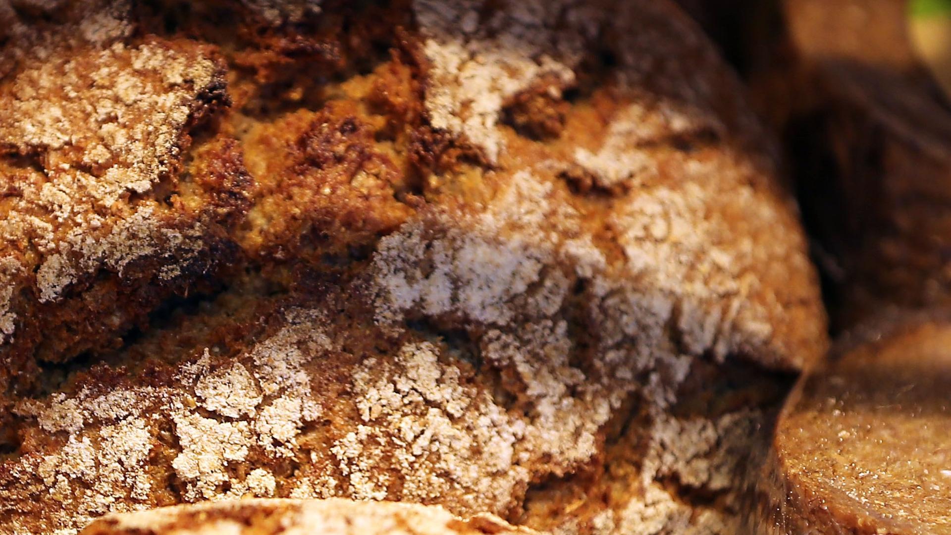 Brotlaibe in der Nahaufnahme Brotlaibe in der Nahaufnahme
