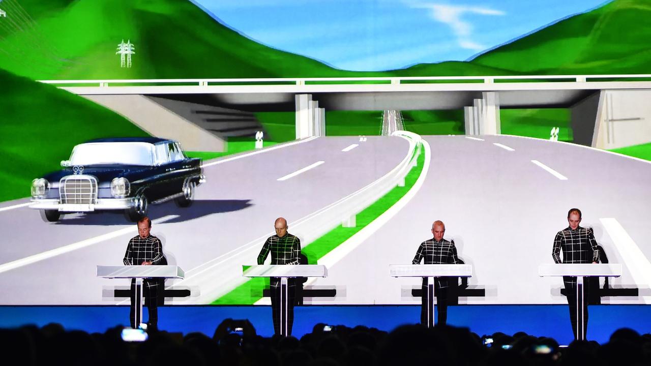 Die Band Kraftwerk am 06.01.2015 in Berlin in der Neuen Nationalgalerie Die Band Kraftwerk am 06.01.2015 in Berlin in der Neuen Nationalgalerie