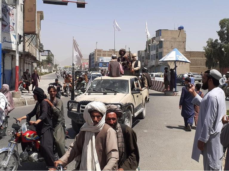 Taliban-Kämpfer in der afghanischen Stadt Kandahar am 13. August 2021
