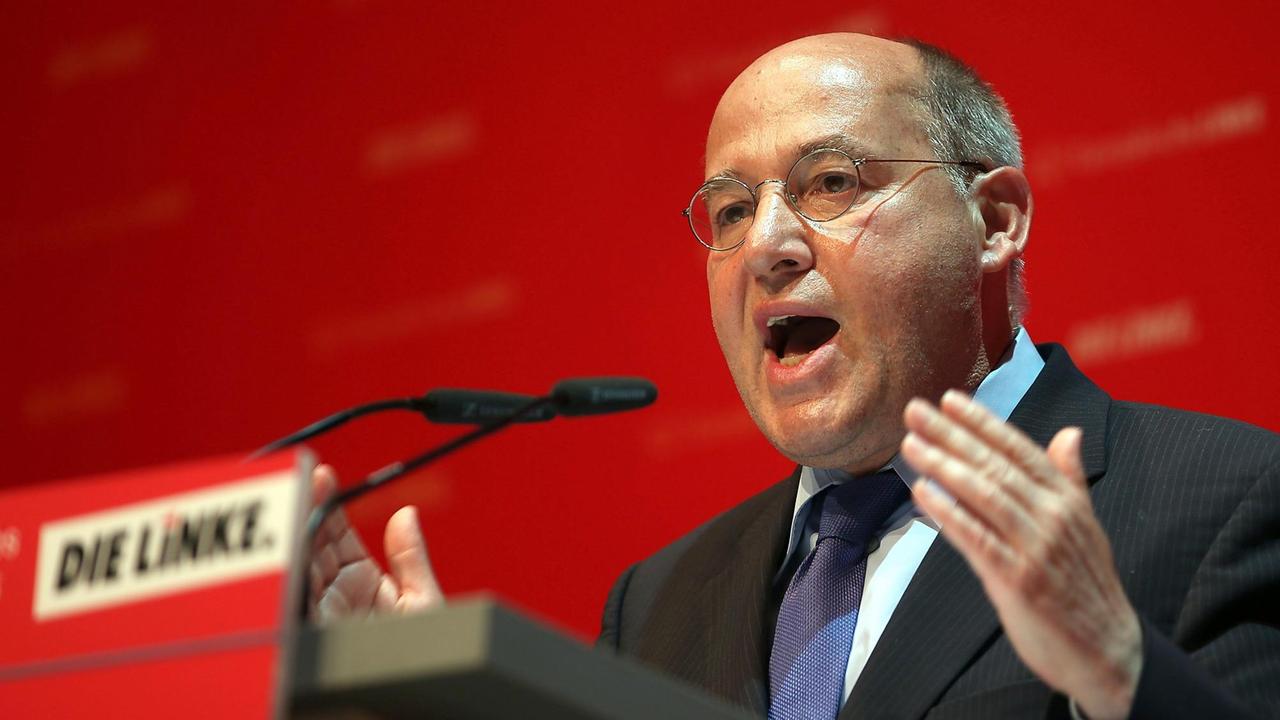 Gregor Gysi, Fraktionsvorsitzender der Linken im Bundestag, hält eine Rede. Gregor Gysi, Fraktionsvorsitzender der Linken im Bundestag, hält eine Rede.