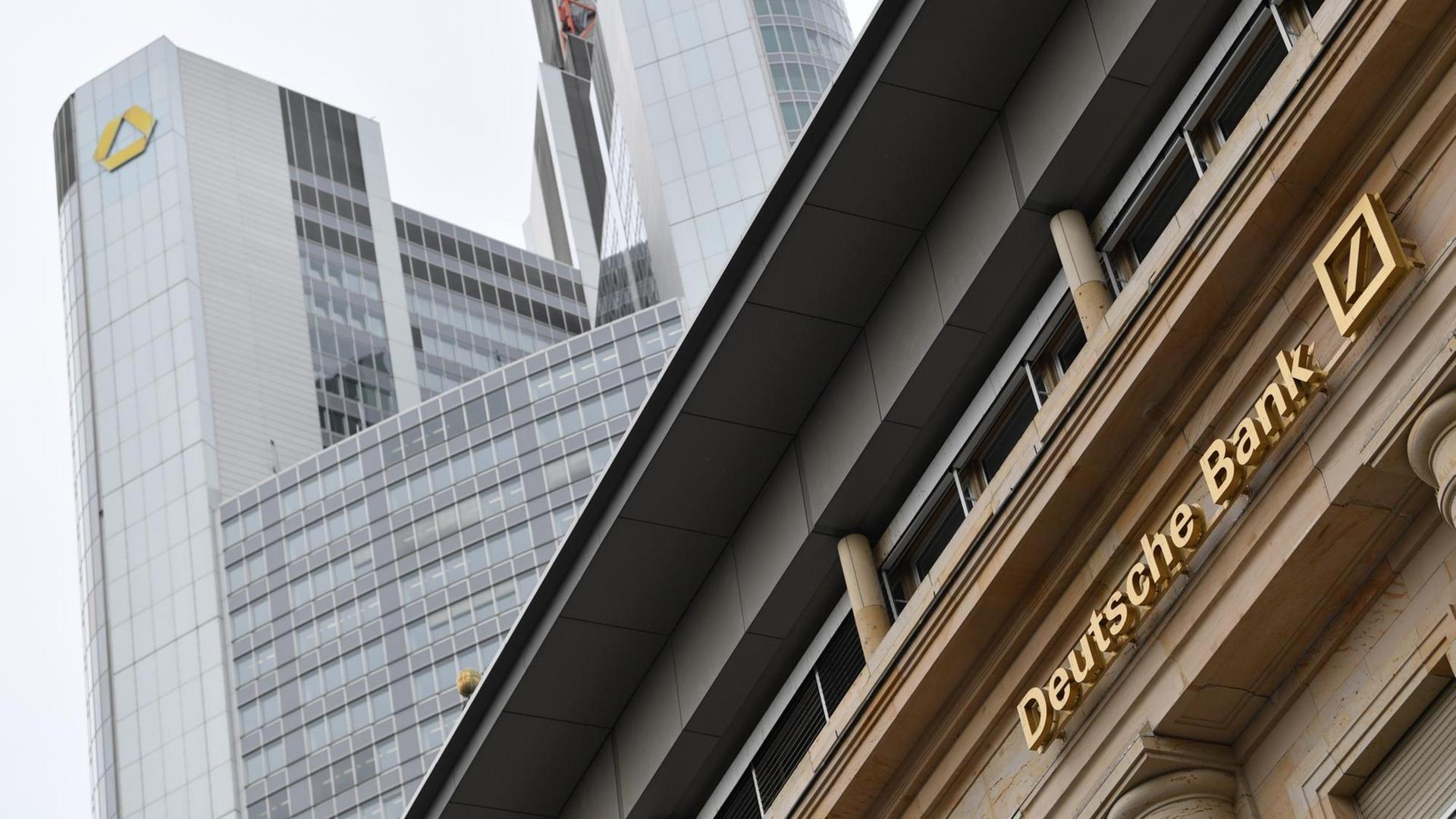 Gebäude der "Deutsche Bank" und Commerzbank-Zentrale in Frankfurt