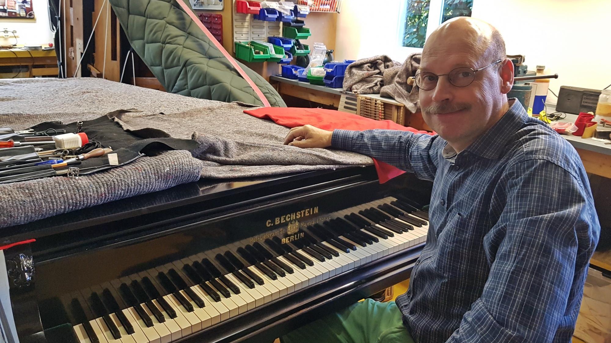 Tagespraktikum als Klavierrestaurator Ein Job für gute Stimmung