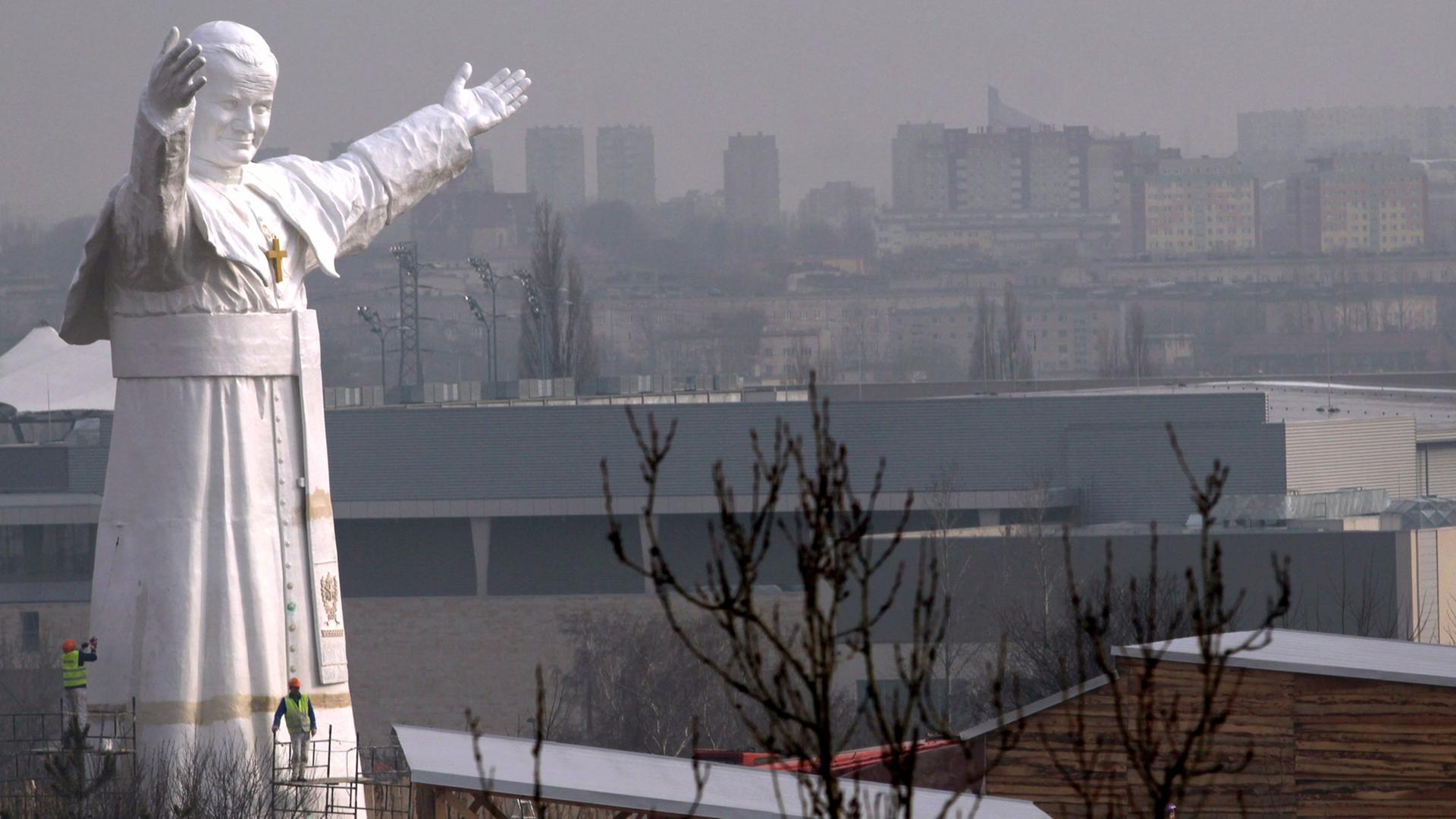 Die weltgrößte Statue von Johannes Paul II. in Czestochowa, Polen