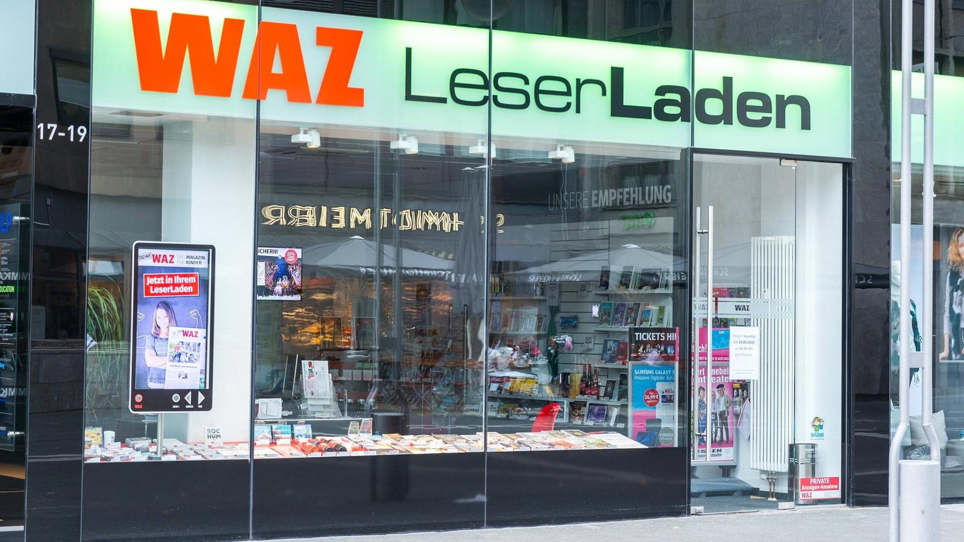 Bochum THEMENBILD Geschaeftsfilialen, 21.09.2018 WAZ Leserladen bei der THEMENBILD Geschaeftsfilialen, 21.09.2018, *** Bochum THEME PICTURE Business branches 21 09 2018 WAZ Readers shop at THEMENBILD stores 21 09 2018 Copyright: xMarioxHommesx/Eibner-Pressefotox EP_mhs Bochum THEMENBILD Geschaeftsfilialen, 21.09.2018 WAZ Leserladen bei der THEMENBILD Geschaeftsfilialen, 21.09.2018, *** Bochum THEME PICTURE Business branches 21 09 2018 WAZ Readers shop at THEMENBILD stores 21 09 2018 Copyright: xMarioxHommesx/Eibner-Pressefotox EP_mhs
