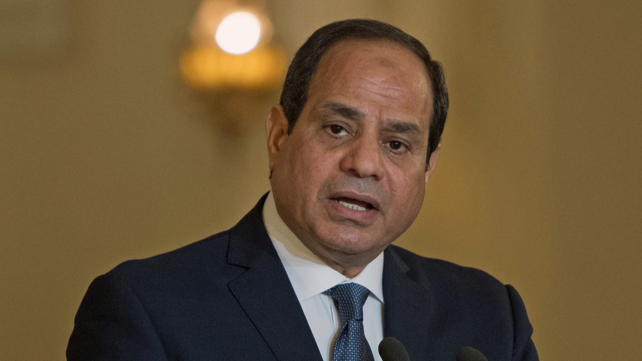 Der Präsident der Arabischen Republik Ägypten, Abdelfattah Al-Sisi, spricht am 02.03.2017 im Ittihadiya-Palast in Kairo (Ägypten) während einer gemeinsamen Pressekonferenz mit Bundeskanzlerin Merkel. Der Präsident der Arabischen Republik Ägypten, Abdelfattah Al-Sisi, spricht am 02.03.2017 im Ittihadiya-Palast in Kairo (Ägypten) während einer gemeinsamen Pressekonferenz mit Bundeskanzlerin Merkel.