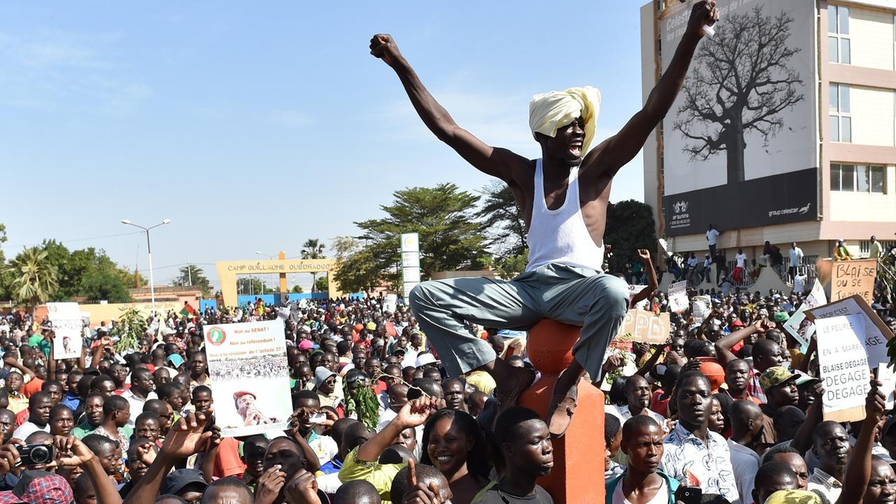 Demonstranten in Ouagadougou. Demonstranten in Ouagadougou.