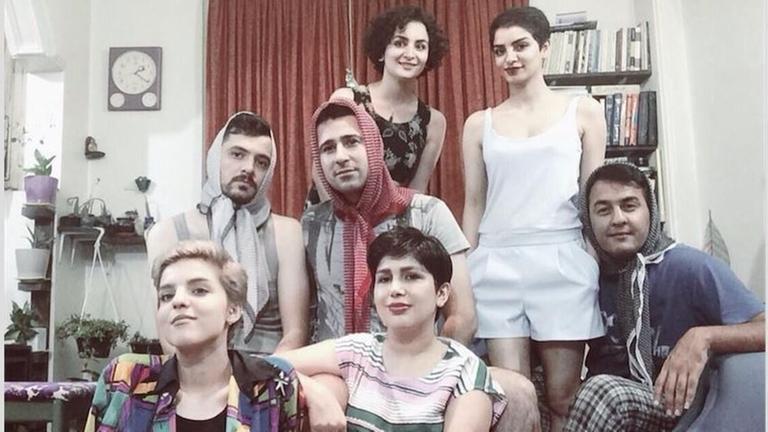 Unter dem Hashtag #mystealthyfreedom solidarisieren sich iranische Männer mit Frauen gegen den Kopftuchzwang. Unter dem Hashtag #mystealthyfreedom solidarisieren sich iranische Männer mit Frauen gegen den Kopftuchzwang.