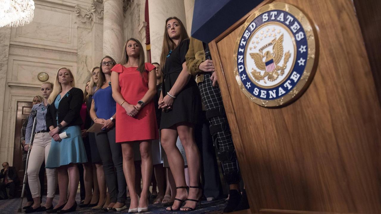 Opfer des verurteilten früheren Arztes der US-Turnmannschaft, Nassar,im Senat. Opfer des verurteilten früheren Arztes der US-Turnmannschaft, Nassar,im Senat.