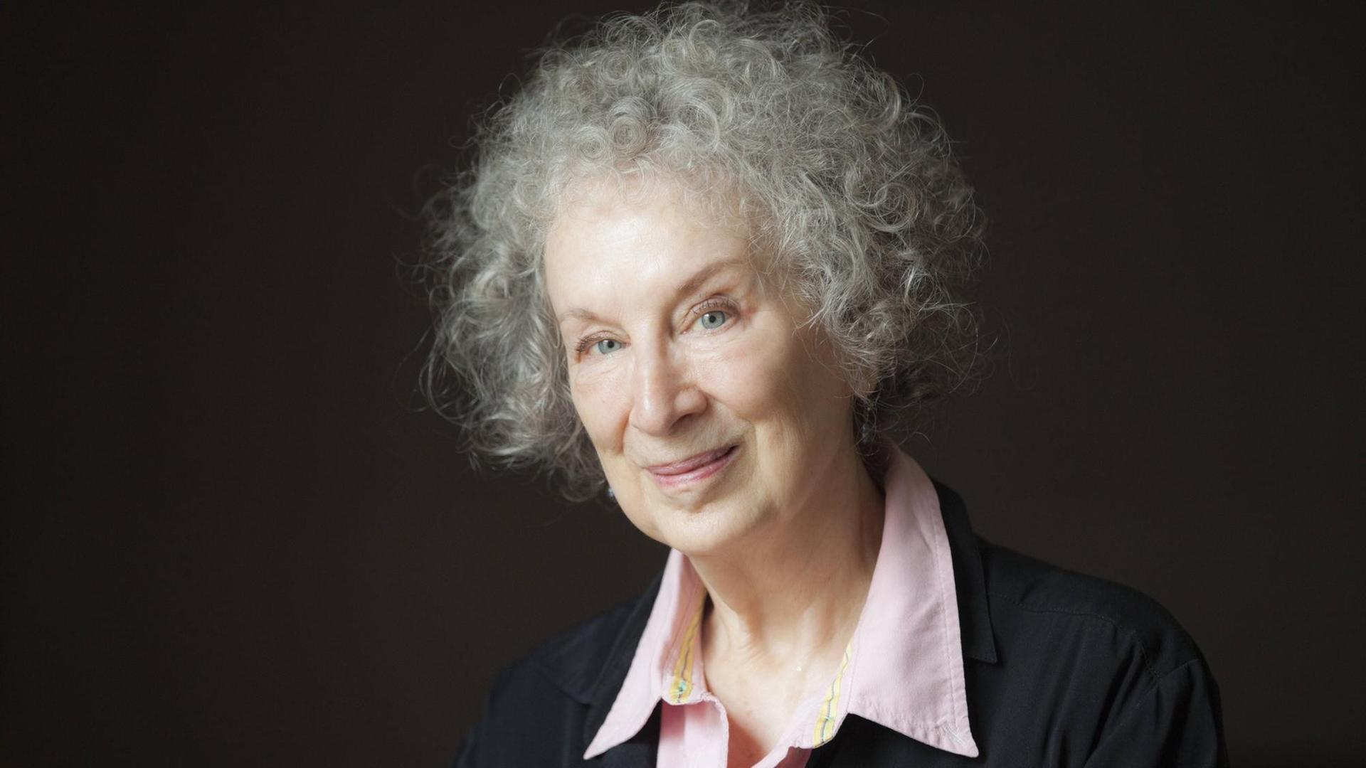 Die kanadische Schriftstellerin Margaret Atwood (2014) Die kanadische Schriftstellerin Margaret Atwood (2014)