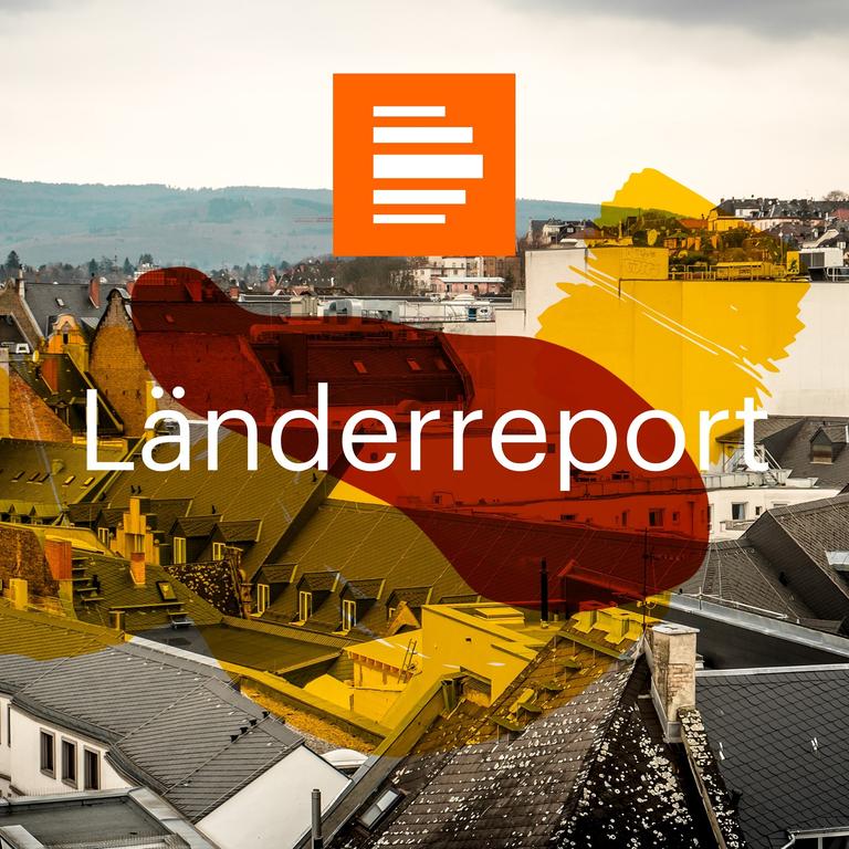 Das Bild zeigt das Podcast-Logo des "Länderreport". Zu sehen sind verschiedene Häuserwände und -dächer unterschiedlichen Alters. Über das Motiv sind diverse halbtransparente orange Flächen gelegt, auf denen "Länderreport" zu lesen ist.