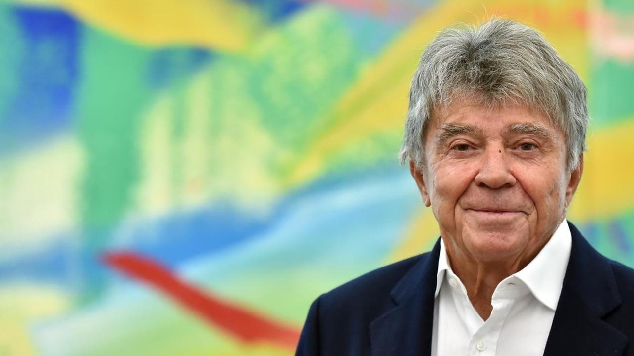 Der Kunstsammler Frieder Burda (1936-2019), aufgenommen am 10.07.2014 im Museum Frieder Burda in Baden-Baden (Baden-Württemberg) vor dem Werk "Gelbgrün" von Gerhard Richter aus dem Jahr 1982. Der Kunstsammler Frieder Burda (1936-2019), aufgenommen am 10.07.2014 im Museum Frieder Burda in Baden-Baden (Baden-Württemberg) vor dem Werk "Gelbgrün" von Gerhard Richter aus dem Jahr 1982.