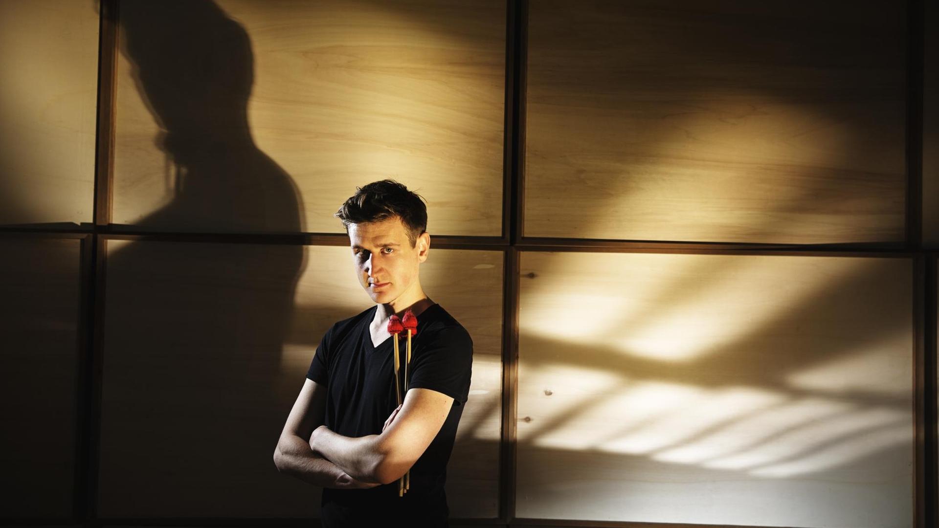 Am Mikrofon Der Perkussionist Alexej Gerassimez deutschlandfunk.de