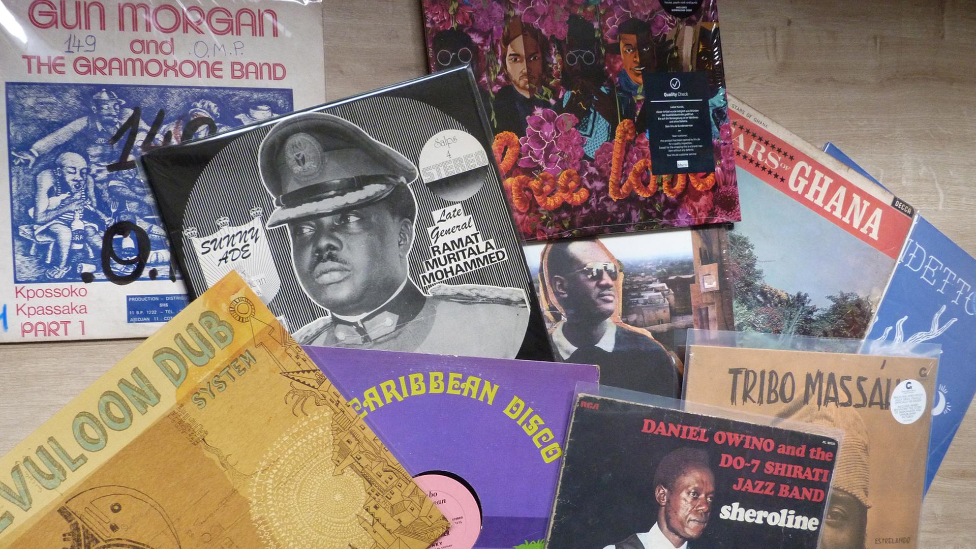 Eine Auswahl von raren Platten, die in der Weltmusik präsentiert werden. Eine Auswahl von raren Platten, die in der Weltmusik präsentiert werden.