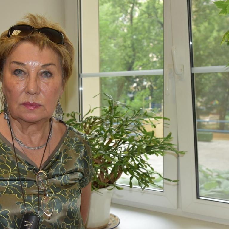 Die russische Menschenrechtlerin Ella Poljakowa, aufgenommen am 26.06.2015 in Moskau, wird mit dem Hessischen Friedenspreis geehrt.